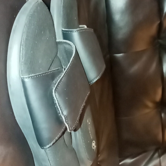 Sandle - Picture 2 of 2